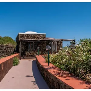 Dammuso Bougainville , Pantelleria Italia